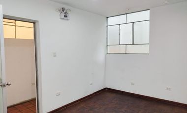 DEPARTAMENTO U/0 OFICINA EN 2DO PISO  EN ALQUILER EN BREÑA