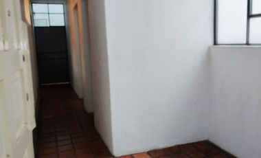 DEPARTAMENTO U/0 OFICINA EN 2DO PISO  EN ALQUILER EN BREÑA