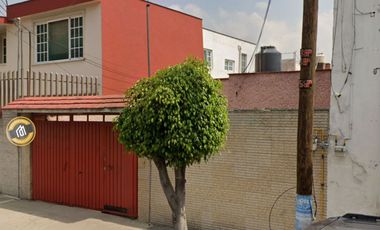 Casa en Col. Claveria Azcapotzalco CDMX. Remates Exclusivos, Tu nuevo hogar te espera.