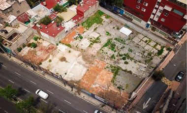 Terreno en renta con ubicación estratégica en Av. Constituyentes, Miguel Hidalgo