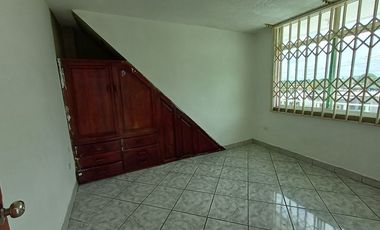 SE VENDE CASA RENTERA DE OPORTUNIDAD 3 PLANTAS, LA CONCORDIA - SANTO DOMINGO - ECUADOR