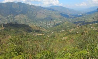 TE VENDO HERMOSO Y AMPLIO TERRENO EN BARBOSA ANTIOQUIA.