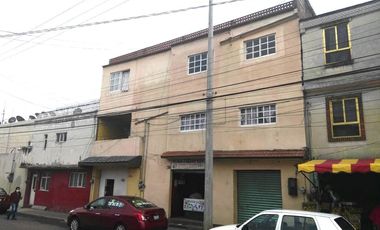 Edifico De Departamentos En Venta, Entre Av Las Torres Y Av. Tollocan