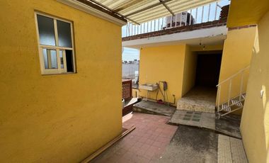 Edifico De Departamentos En Venta, Entre Av Las Torres Y Av. Tollocan