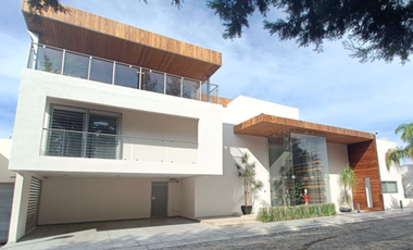 LUJOSA CASA EN VENTA