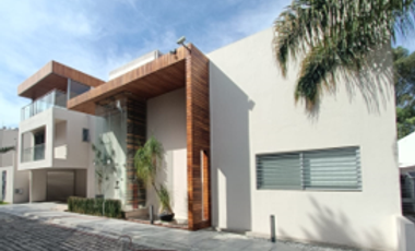 LUJOSA CASA EN VENTA