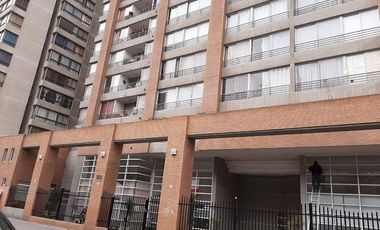 Matrimonio o estudiante solo, a pasos Metro Santa Lucia