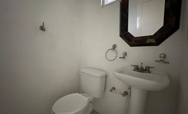 CASA EN RENTA EN FRACCIONAMIENTO LOMAS DE COCOYOC MORELOS