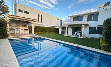 CASA EN RENTA EN FRACCIONAMIENTO LOMAS DE COCOYOC MORELOS