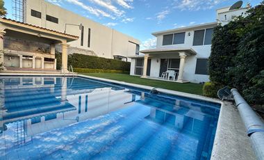 CASA EN RENTA EN FRACCIONAMIENTO LOMAS DE COCOYOC MORELOS