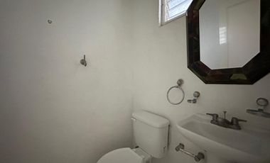 CASA EN RENTA EN FRACCIONAMIENTO LOMAS DE COCOYOC MORELOS