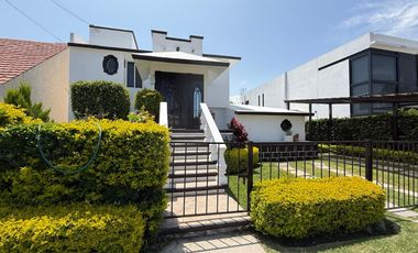 CASA EN RENTA EN FRACCIONAMIENTO LOMAS DE COCOYOC MORELOS