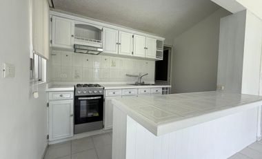 CASA EN RENTA EN FRACCIONAMIENTO LOMAS DE COCOYOC MORELOS