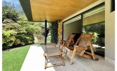 MODERNA CASA EN VENTA, AVANDARO