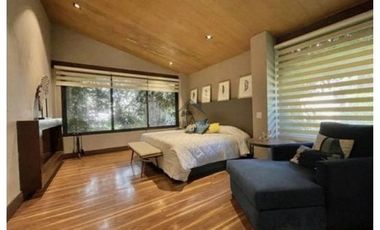 MODERNA CASA EN VENTA, AVANDARO