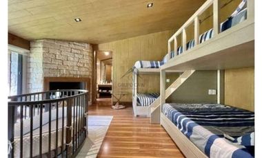MODERNA CASA EN VENTA, AVANDARO