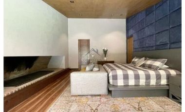 MODERNA CASA EN VENTA, AVANDARO