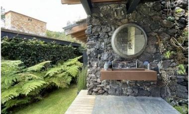 MODERNA CASA EN VENTA, AVANDARO
