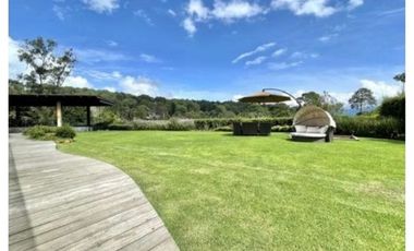 MODERNA CASA EN VENTA, AVANDARO