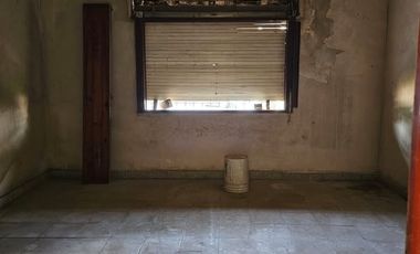 VENTA CASA PASO DEL REY APTO CREDITO   ESCRITURA Y PLANOS    A REFACCIONAR