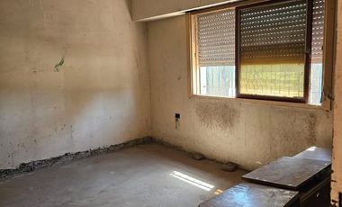 VENTA CASA PASO DEL REY APTO CREDITO   ESCRITURA Y PLANOS    A REFACCIONAR