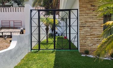 Casa en Renta en Puerta de Hierro dentro de Condominio
