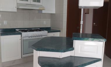Casa en Renta en Puerta de Hierro dentro de Condominio