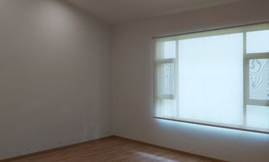 Casa en Renta en Puerta de Hierro dentro de Condominio