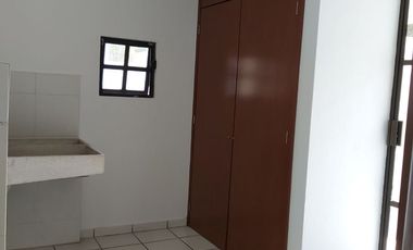Casa en Renta en Puerta de Hierro dentro de Condominio