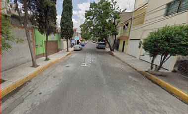 ¡¡Atención Inversionistas!! Venta de Remate en Amplia y Linda Casa con Posesión entrega inmediata Col.Miguel Hidalgo, Ciudad de México