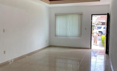 CASA EN VENTA EN FRACCIONAMIENTO LOMAS DE COCOYOC MORELOS