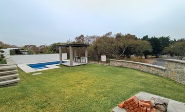 CASA EN VENTA EN FRACCIONAMIENTO LOMAS DE COCOYOC MORELOS