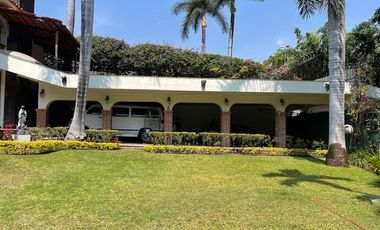 EXCELENTE CASA EN VENTA CON 4 RECAMARAS Y VIGILANCIA 24 HRS. EN CUERNAVACA, MORELOS.