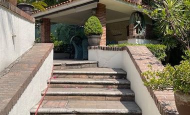 EXCELENTE CASA EN VENTA CON 4 RECAMARAS Y VIGILANCIA 24 HRS. EN CUERNAVACA, MORELOS.