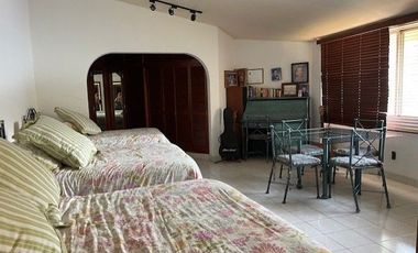 EXCELENTE CASA EN VENTA CON 4 RECAMARAS Y VIGILANCIA 24 HRS. EN CUERNAVACA, MORELOS.