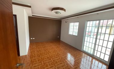 HERMOSA CASA EN VENTA URBANIZADA, Portoviejo.