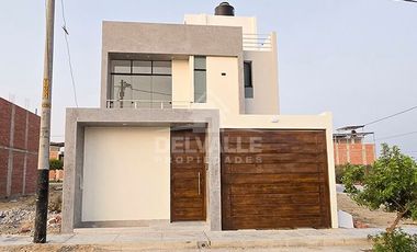Se Vende Casa de Estreno en Alameda Country Club