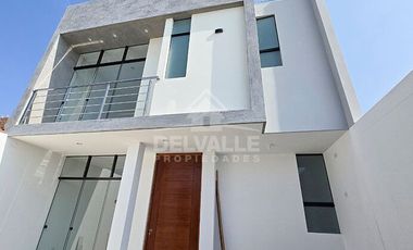 Se Vende Casa de Estreno en Alameda Country Club