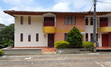VENTA CASA EN SANTUARIO (ANTIOQUIA)