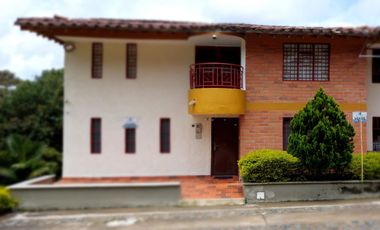 VENTA CASA EN SANTUARIO (ANTIOQUIA)