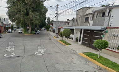 HERMOSA CASA EN REMATE, VALLE DORADO, TLALNEPANTLA, MÉXICO.
