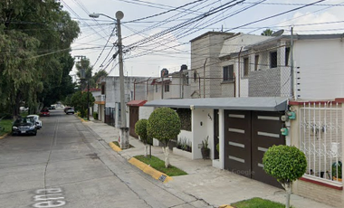 HERMOSA CASA EN REMATE, VALLE DORADO, TLALNEPANTLA, MÉXICO.