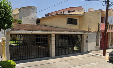 HERMOSA CASA EN REMATE, HAB. BOSQUES DE MÉXICO, TLALNEPANTLA. MÉXICO.