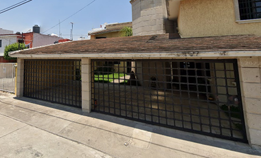 HERMOSA CASA EN REMATE, HAB. BOSQUES DE MÉXICO, TLALNEPANTLA. MÉXICO.