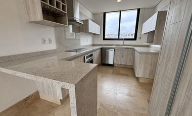CUMBRES DEL LAGO-Rento pb con jardin 3 recamaras 2 baños 2 cocheras techadas