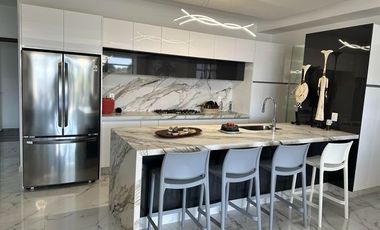 CAMAPANARIO Rento departamento amueblado 3 recamaras + servicio 5 baños 3 autos