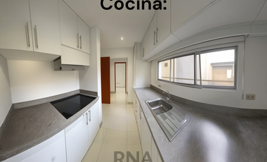 Alquiler departamento Sta. Cecilia: 1er Piso- 3 dormitorios - 2.5 baños - cuarto de servicio y baño - 2 parqueos - guardianía