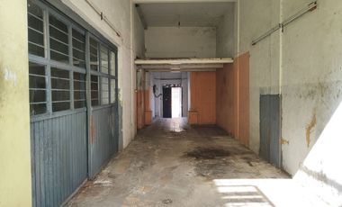 BODEGA 106 m2 O LOCAL INDUSTRIAL, COMERCIAL O SERVICOS EN VENTA EN LA CALLE GIGANTES, OBLATOS, GUADALAJARA