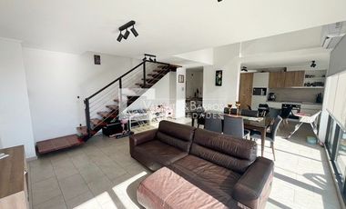 GRAN DEPARTAMENTO DUPLEX EN VENTA