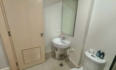 FOR RENT - ELEGANT STUDIO WITH PARKING IN SOLINEA TOWER 3 (LAZULI), AYALA CEBU. FURNISHED.